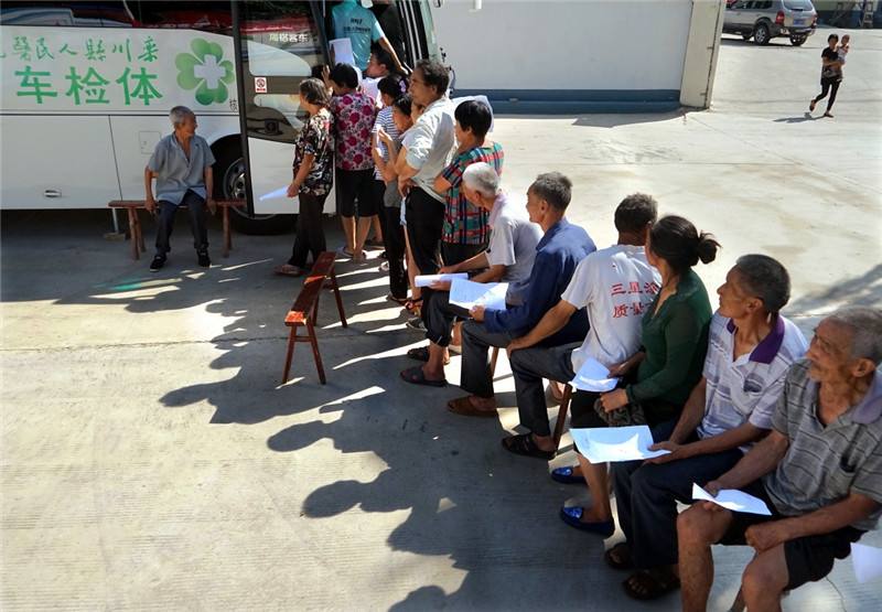 移動體檢車造福人民群眾，生產廠家為健康護航02